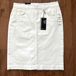 Style&Co White Denim Skirt..Size 4..NWT